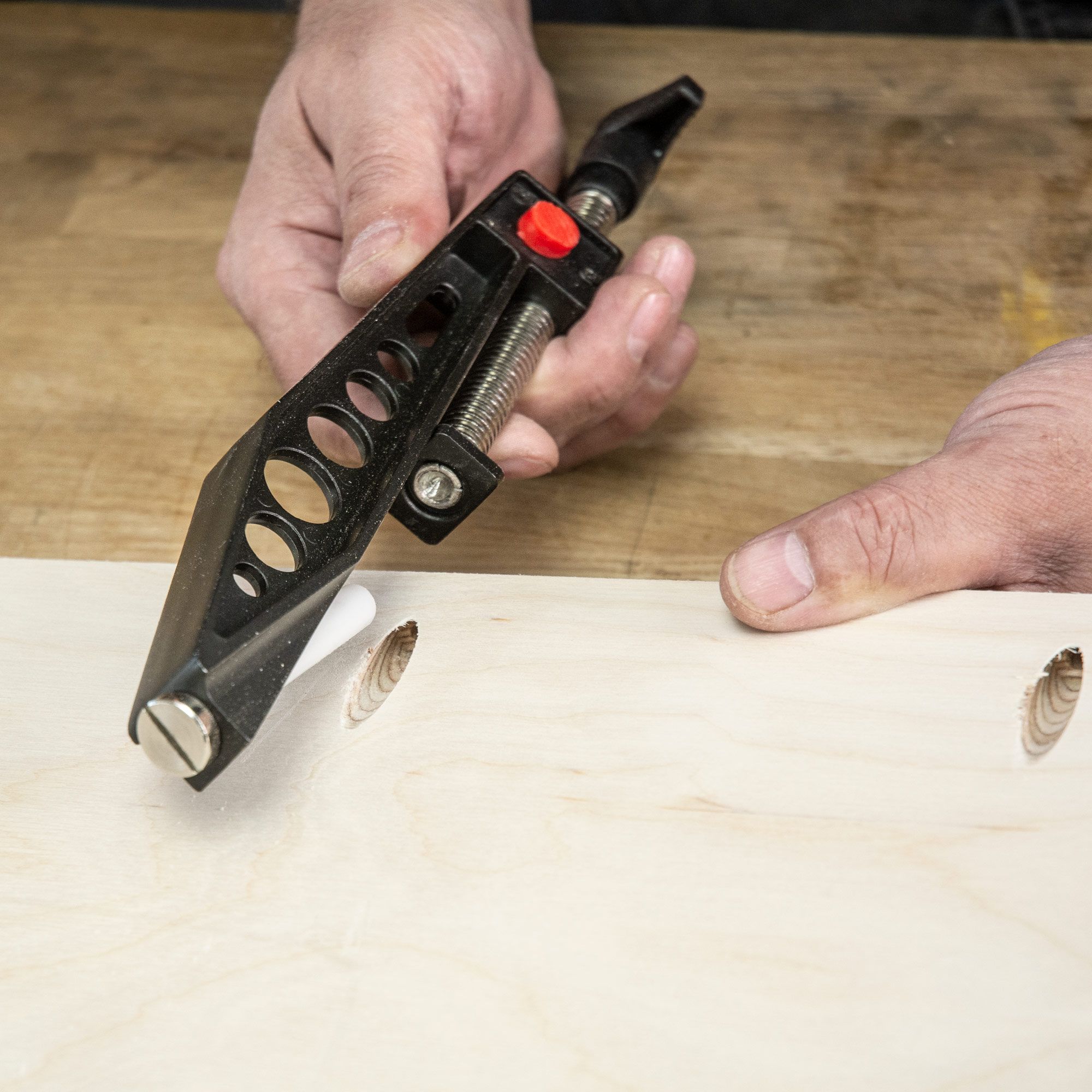 Trend pocket outlet hole clamp